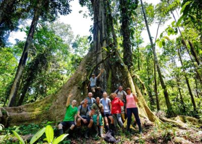 Výlety s indiánským průvodcem do hloubi panenské džungle za obřími stromy